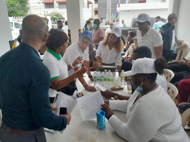 Ministerio de Salud brinda apoyo psicosocial a familiares y víctimas del Jet Set