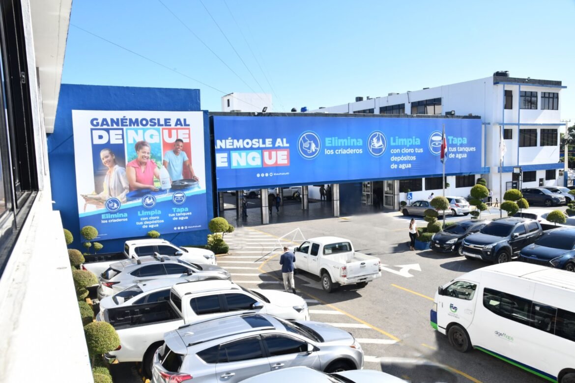 Ministerio de Salud abre cien plazas de residencias medicas para dos especialidades