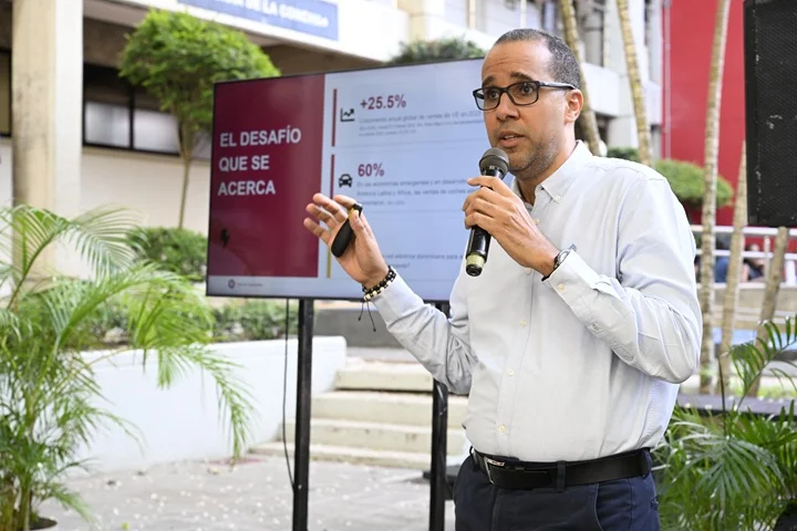 INTEC impulsa soluciones de cargadores inteligentes para la movilidad eléctrica en RD