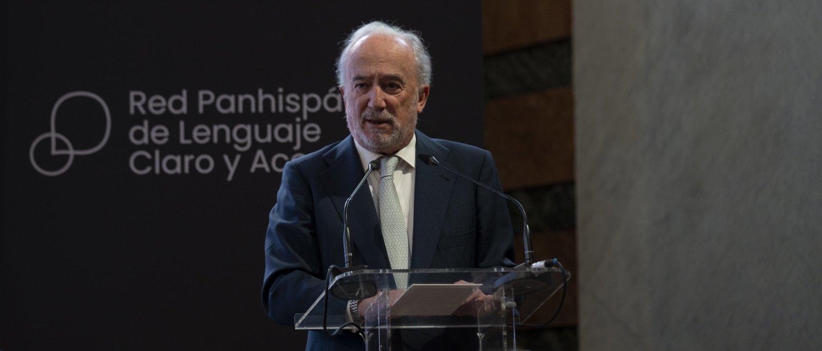 La RAE advierte que la inteligencia artificial es uno de los grandes retos para el futuro del español
