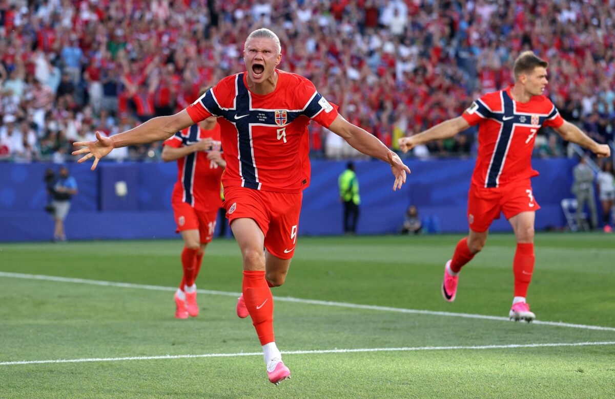 ¿Por qué Noruega hace el gesto del remo en sus partidos de fútbol?