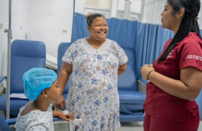 INABIE transforma la vida de 13 estudiantes con cirugías oftalmológicas gratuitas