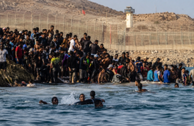 El detonante detrás de la entrada masiva de inmigrantes marroquíes por el mar de Ceuta
