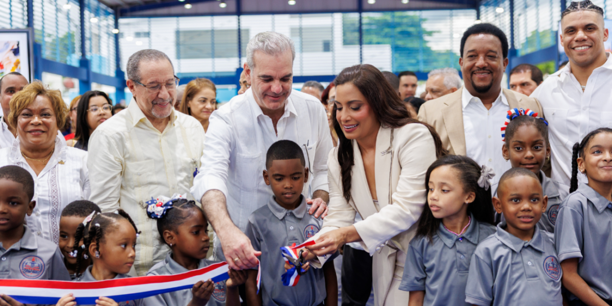 Abinader inaugura el Complejo Educativo y Deportivo Pedro Martínez en Manoguayabo